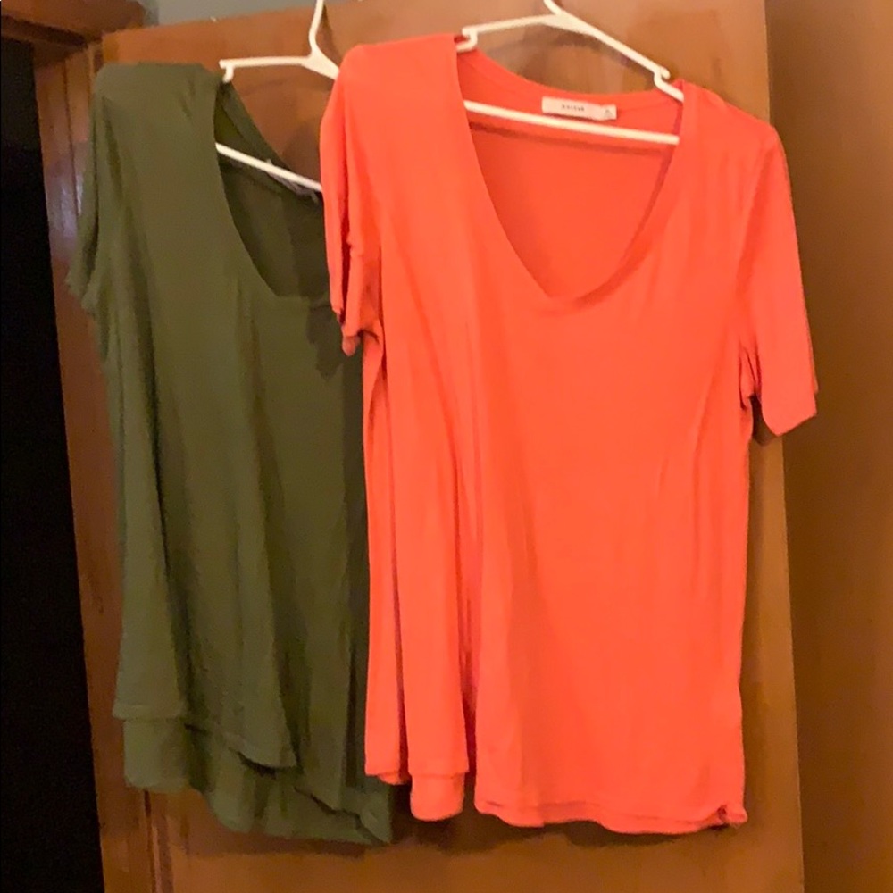Just Fab short sleeve v-neck shirt bundle (2) XL